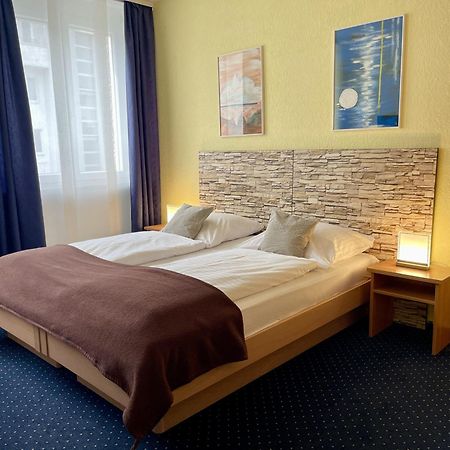 Hotel Stadt Hamburg Am Fluss Sarrebruck Extérieur photo
