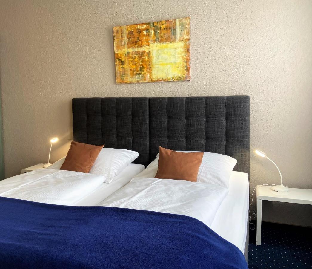 Hotel Stadt Hamburg Am Fluss Sarrebruck Extérieur photo