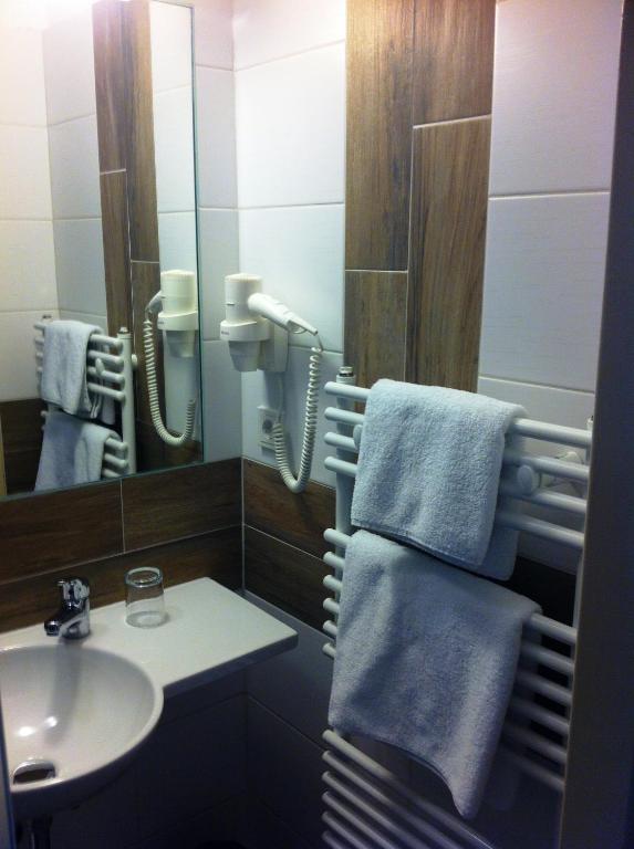 Hotel Stadt Hamburg Am Fluss Sarrebruck Chambre photo