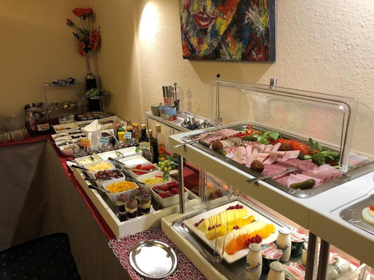 Hotel Stadt Hamburg Am Fluss Sarrebruck Extérieur photo